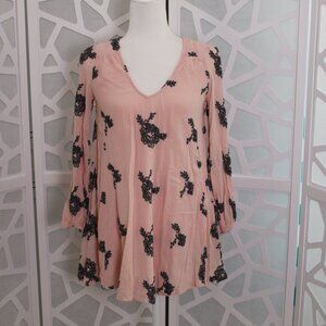 Free People size X-Small Women’s Emma Pink Gray Floral Embroidered Dress